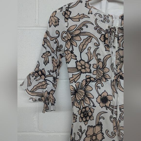New nwt for love & lemons floral dress plunging neck printed bell sleeve - Picture 3 of 5
